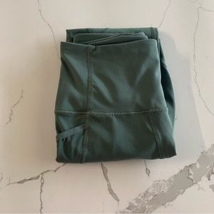 Victoria's Secret *sage green* Knockout Pocket Tight
Leggings Criss Cross